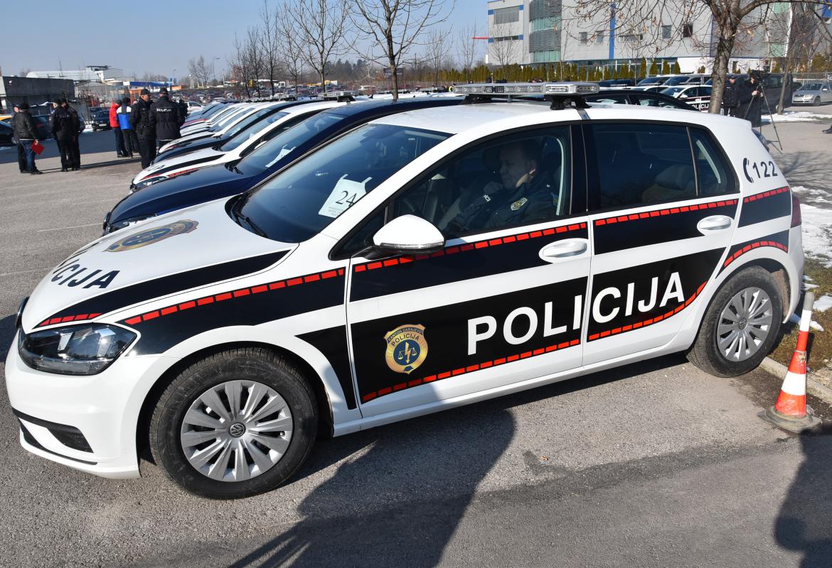 policija