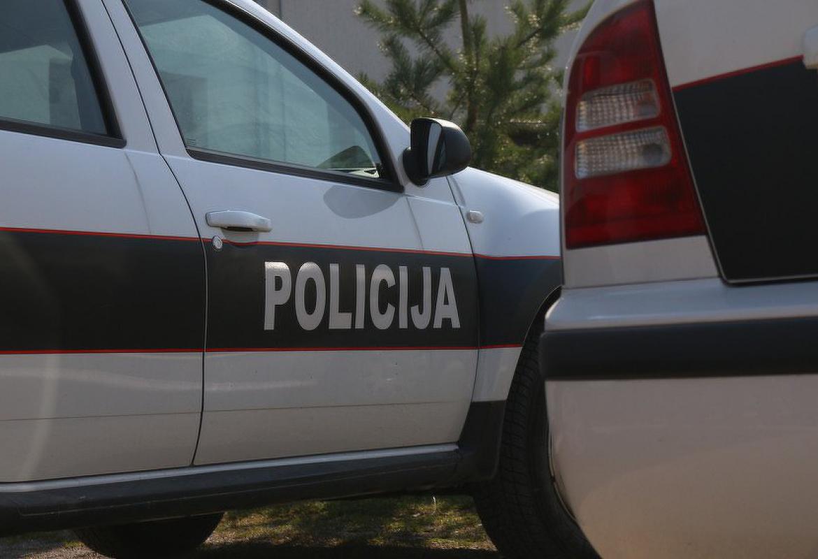 policija